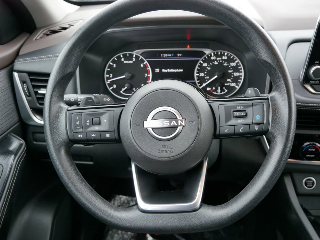 Used 2023 Nissan Rogue SV image 16