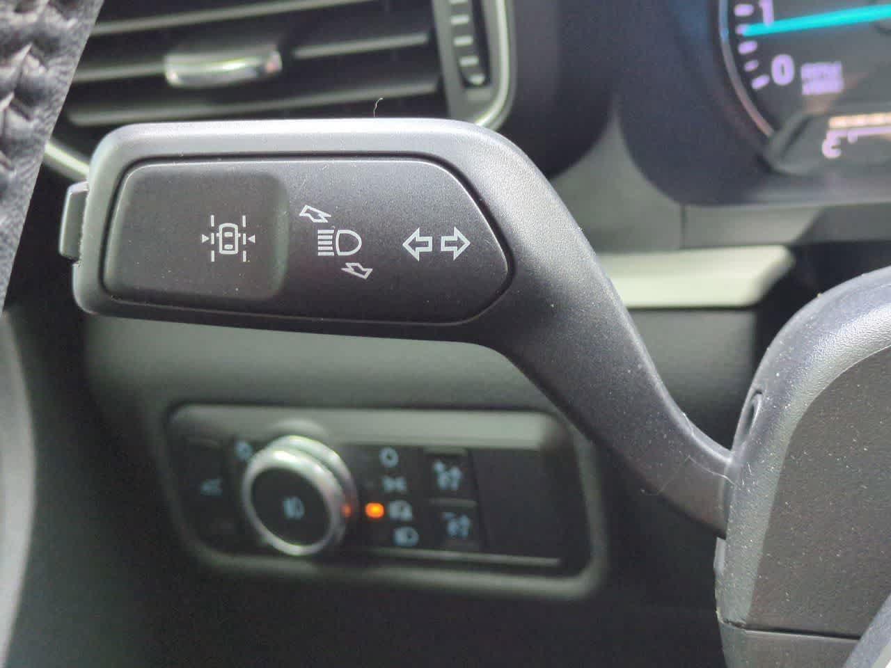 Used 2023 Ford Explorer XLT w/ Equipment Group 202A RWD image 27