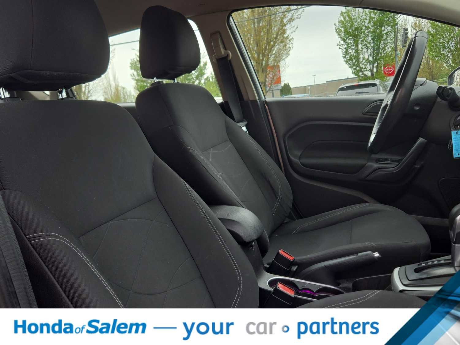 Used 2015 Ford Fiesta SE FWD image 11