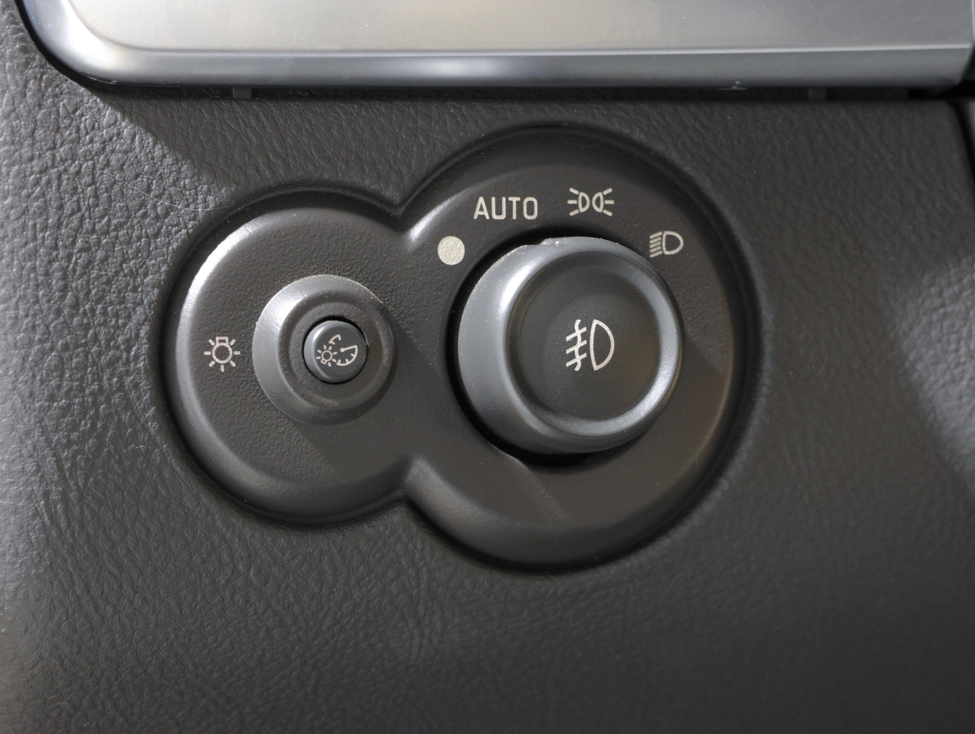 Used 2005 Chevrolet SSR 6 Speed Manual - Only 12K Mile w/ Preferred Equipment Group image 69