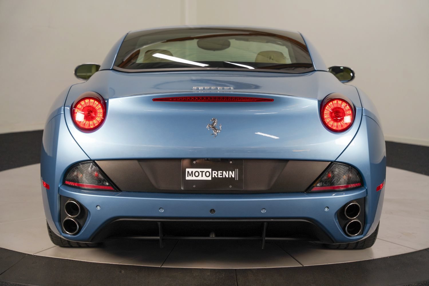 Used 2012 Ferrari California RWD image 9