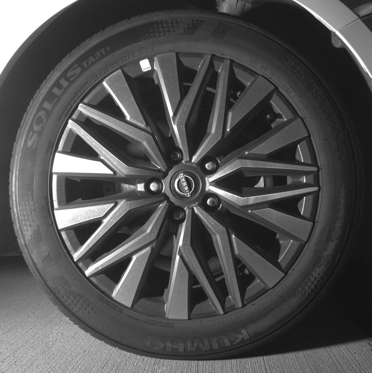 Used 2025 Nissan Altima 2.5 SV image 13