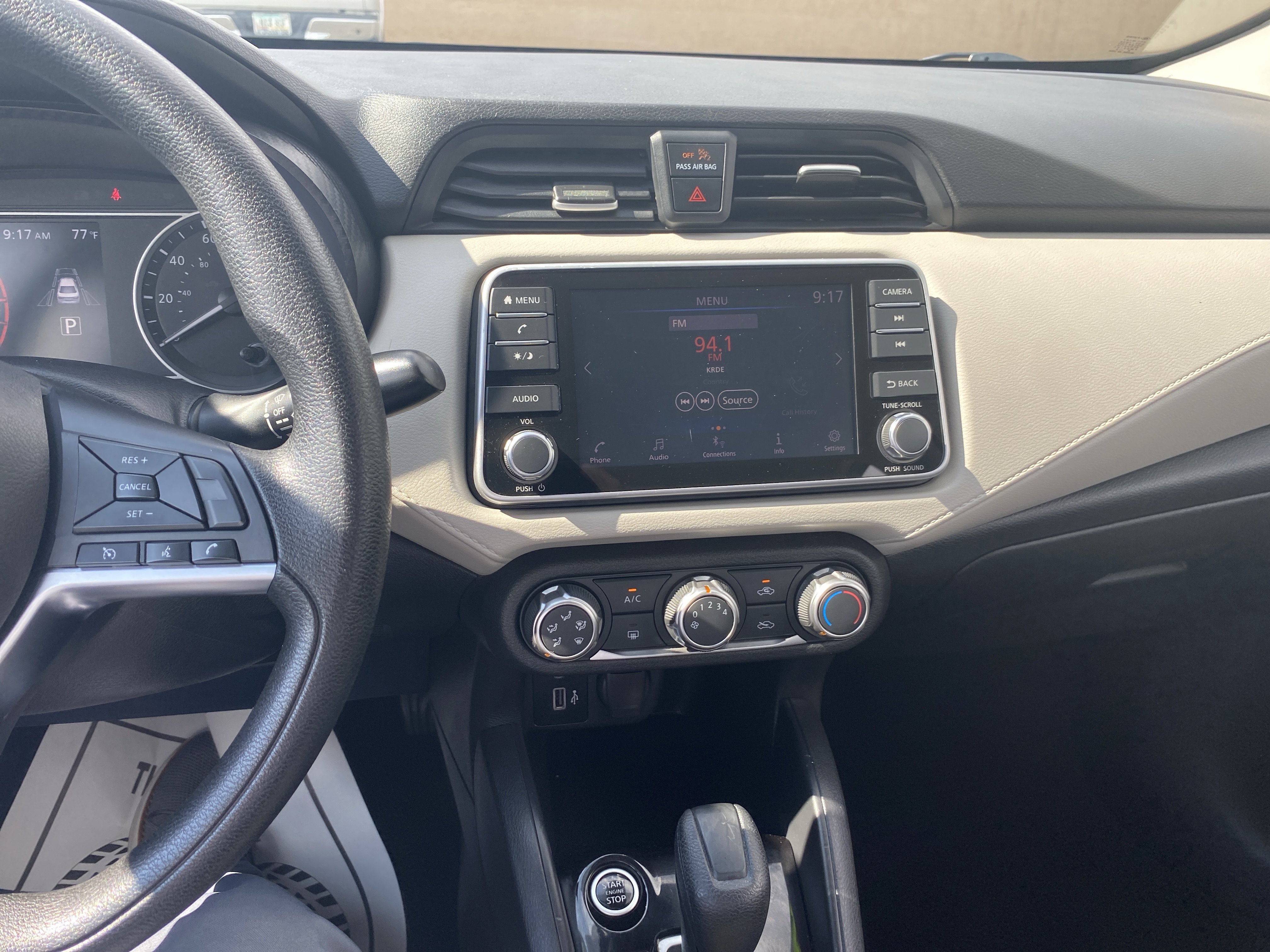 Used 2022 Nissan Versa SV FWD image 13