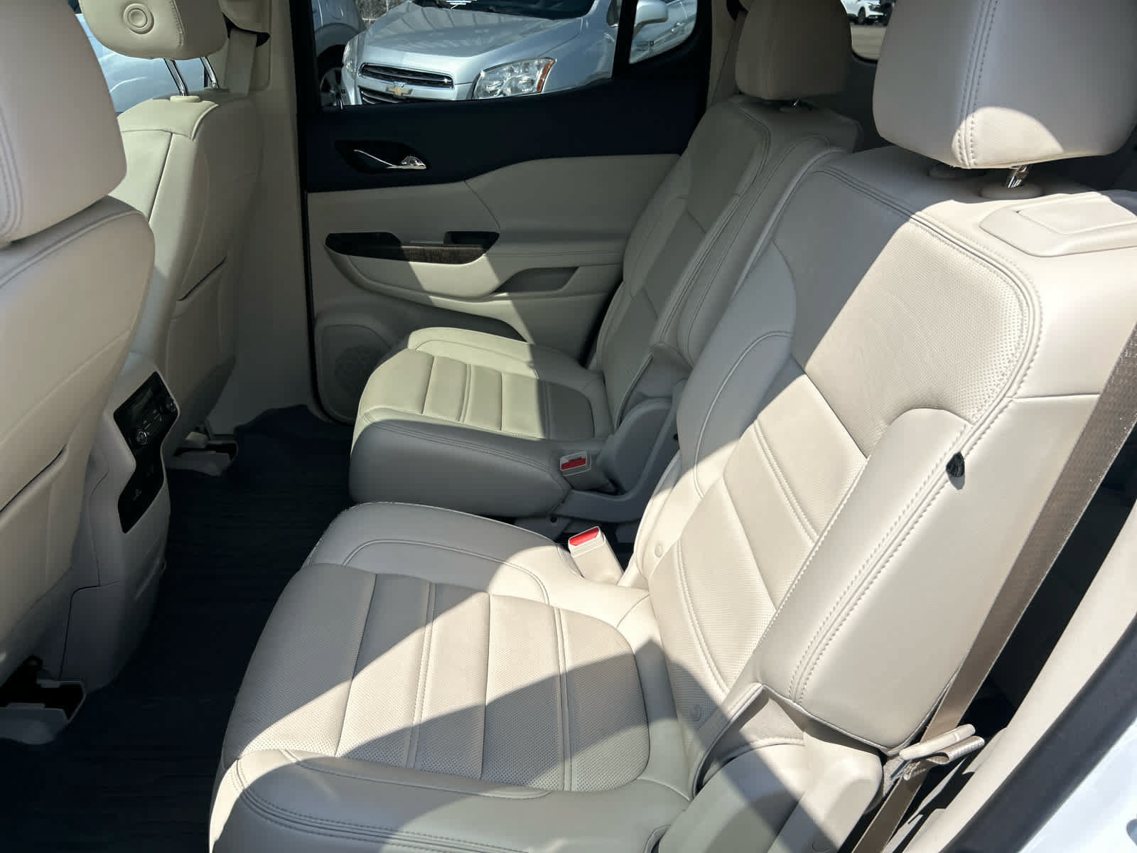 Used 2023 GMC Acadia Denali w/ Denali Ultimate Package AWD/4WD image 24