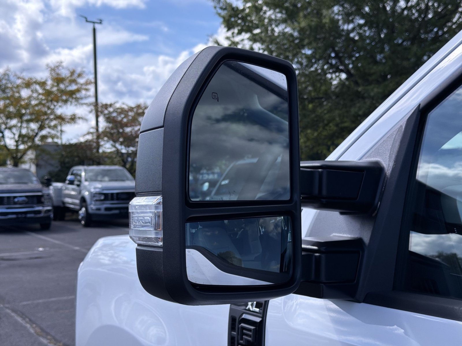 New 2027 Ford F350 XL w/ FX4 Off-Road Package AWD/4WD image 14