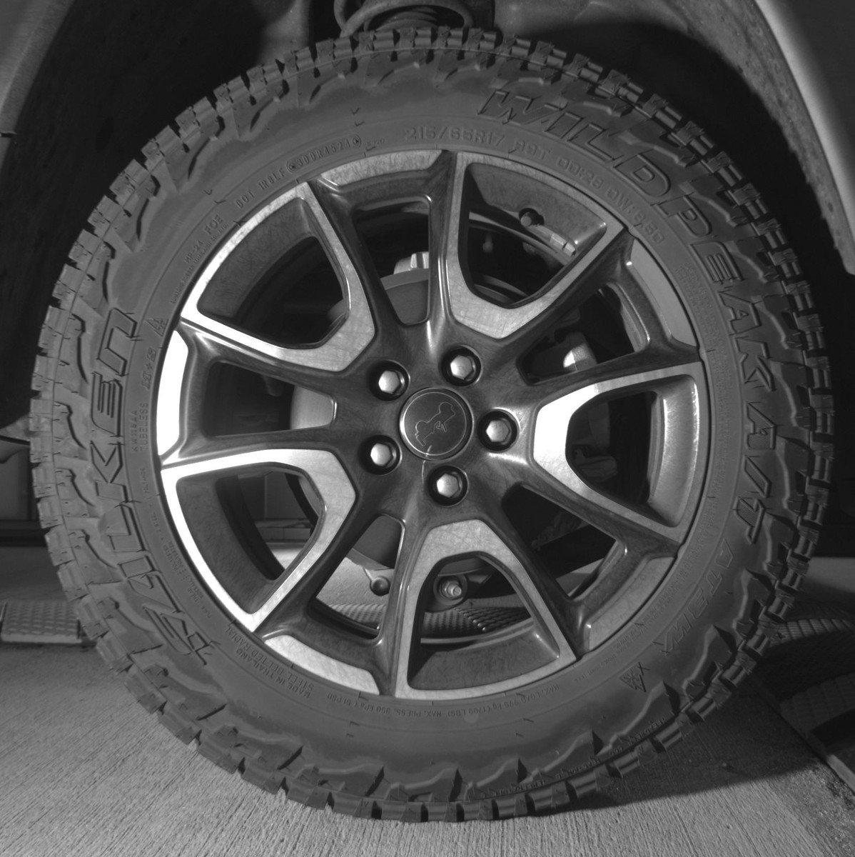 Used 2025 Jeep Compass Trailhawk AWD/4WD image 15