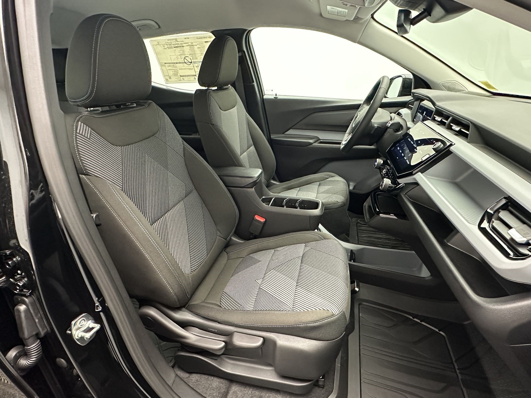 New 2027 Chevrolet Bolt LT w/ Comfort Package FWD image 24