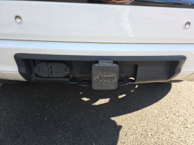 Used 2017 Jeep Grand Cherokee Altitude image 7