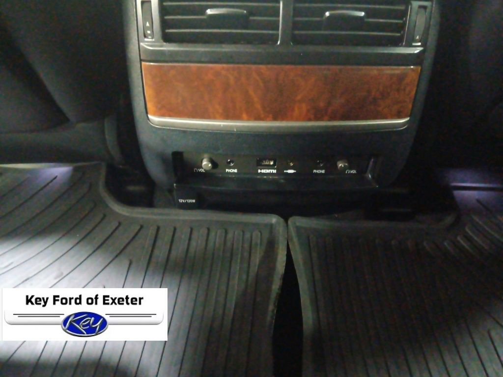 Used 2020 Lexus LX 570 4WD w/ Luxury Package image 23