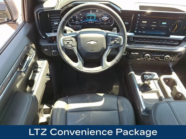 Used 2023 Chevrolet Silverado 1500 LTZ AWD/4WD image 3