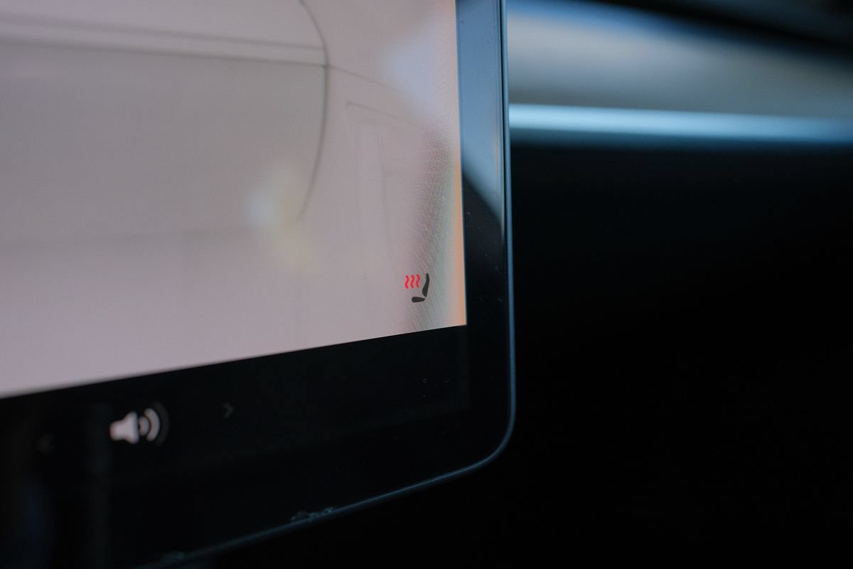 Used 2020 Tesla Model 3 Standard Range RWD image 18