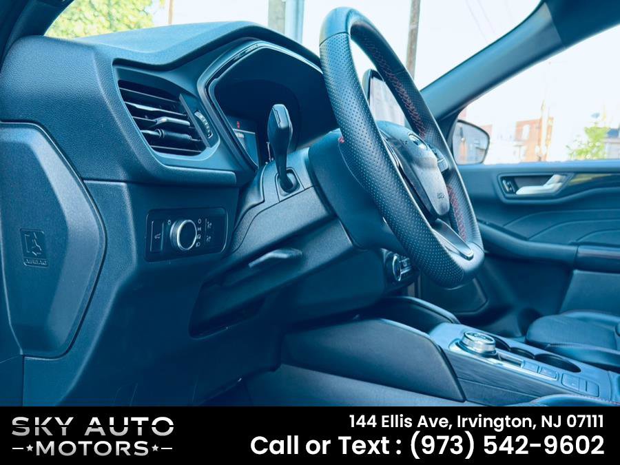 Used 2023 Ford Escape ST-Line FWD image 18