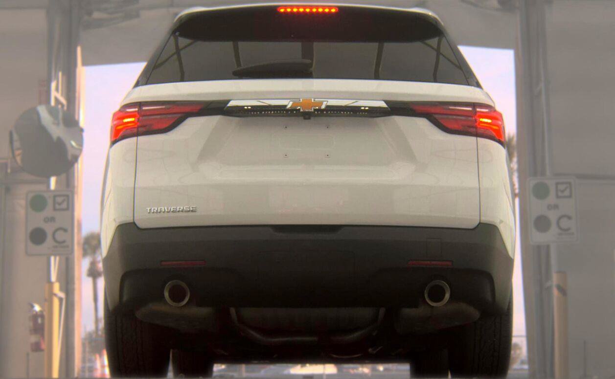 Used 2023 Chevrolet Traverse LT FWD image 18
