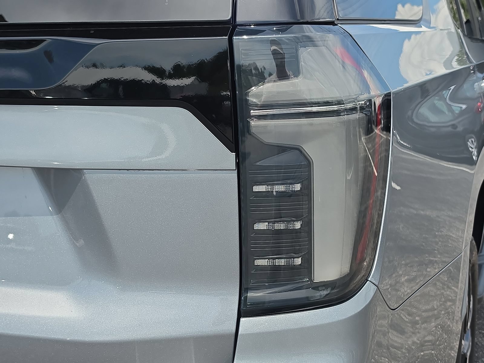 Used 2025 Chevrolet Tahoe RST w/ Comfort Package RWD image 8