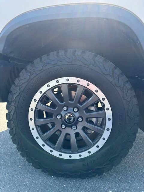 Used 2025 INEOS Grenadier image 22