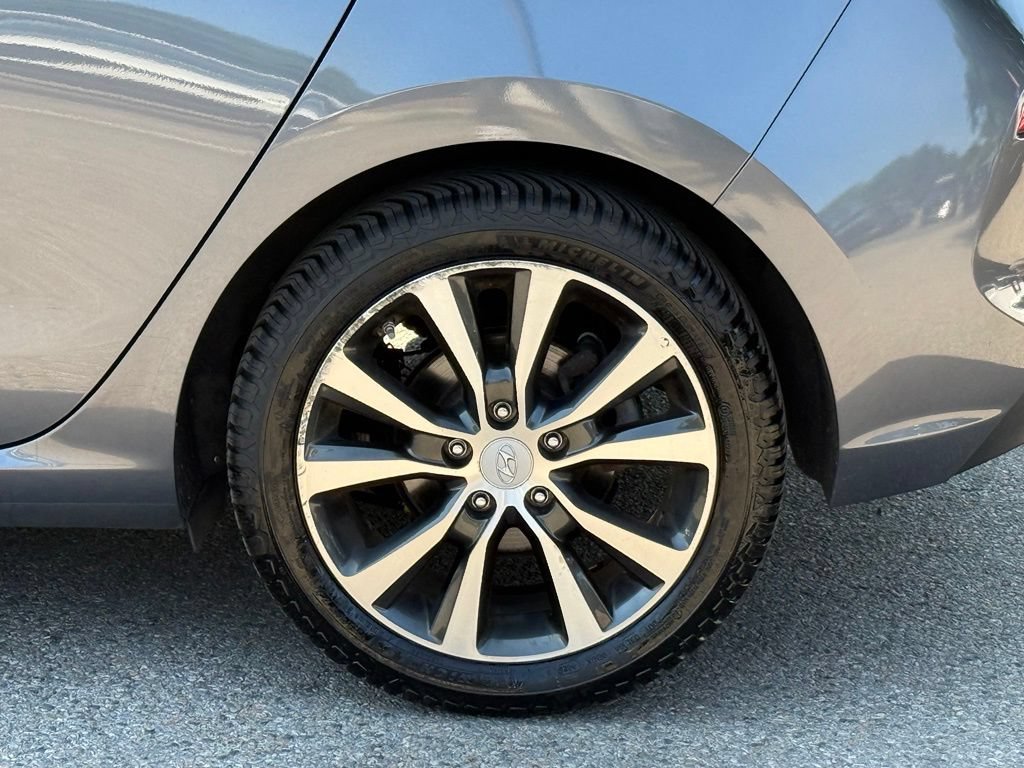 Used 2018 Hyundai Elantra GT w/ Style Package 02 FWD image 9