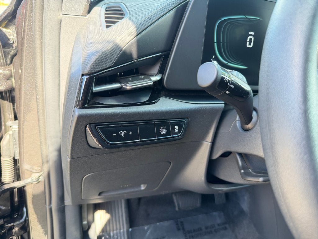 Used 2025 Kia Niro LX FWD image 20