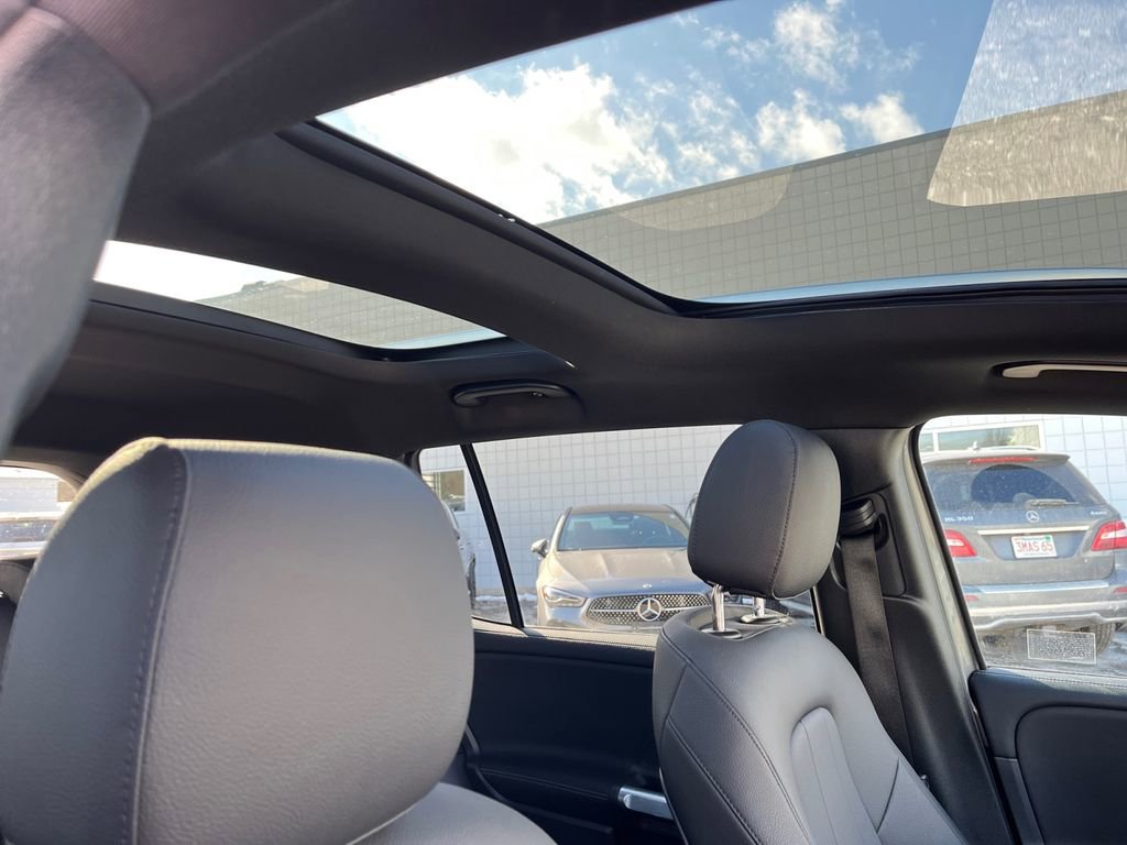 Certified 2025 Mercedes-Benz GLB 250 4MATIC image 17