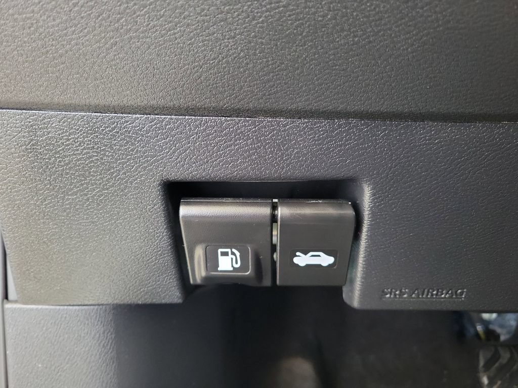 Used 2023 Nissan Kicks SV FWD image 31