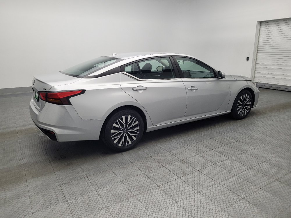 Used 2023 Nissan Altima 2.5 SV image 10