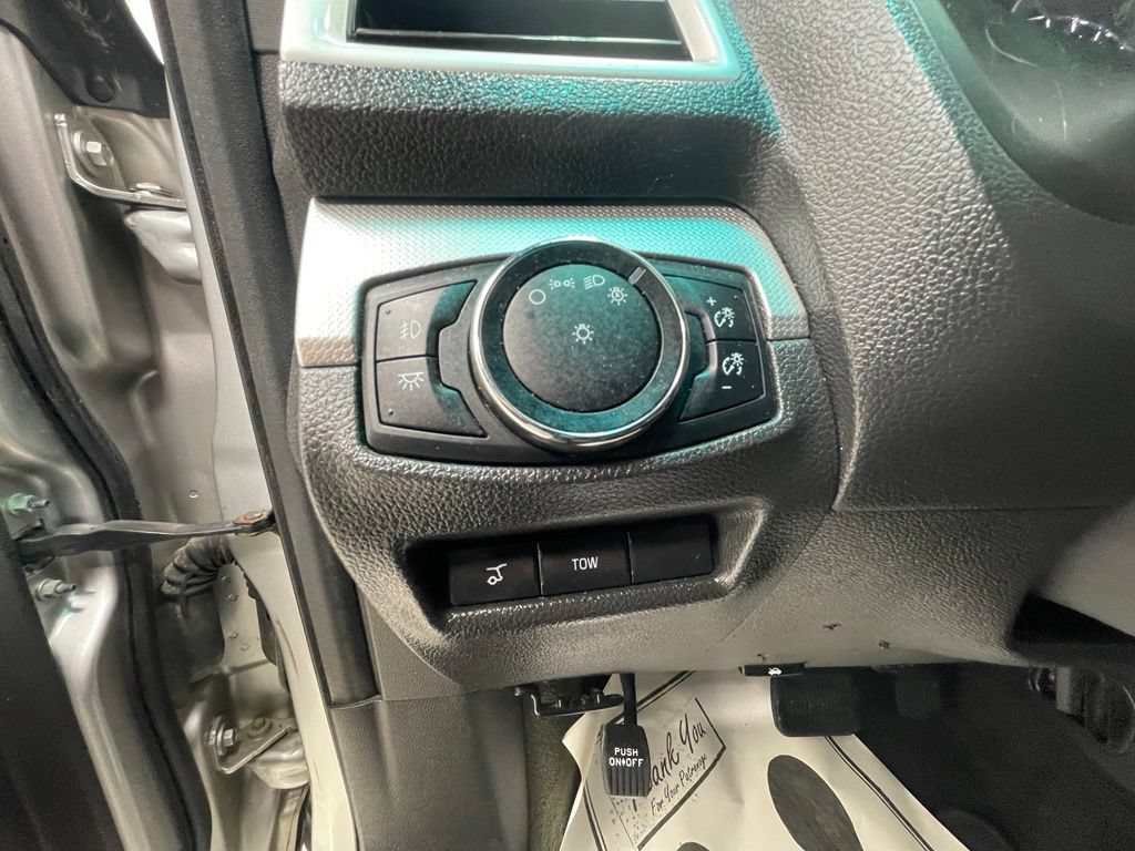 Used 2014 Ford Explorer XLT w/ Equipment Group 202A AWD/4WD image 15