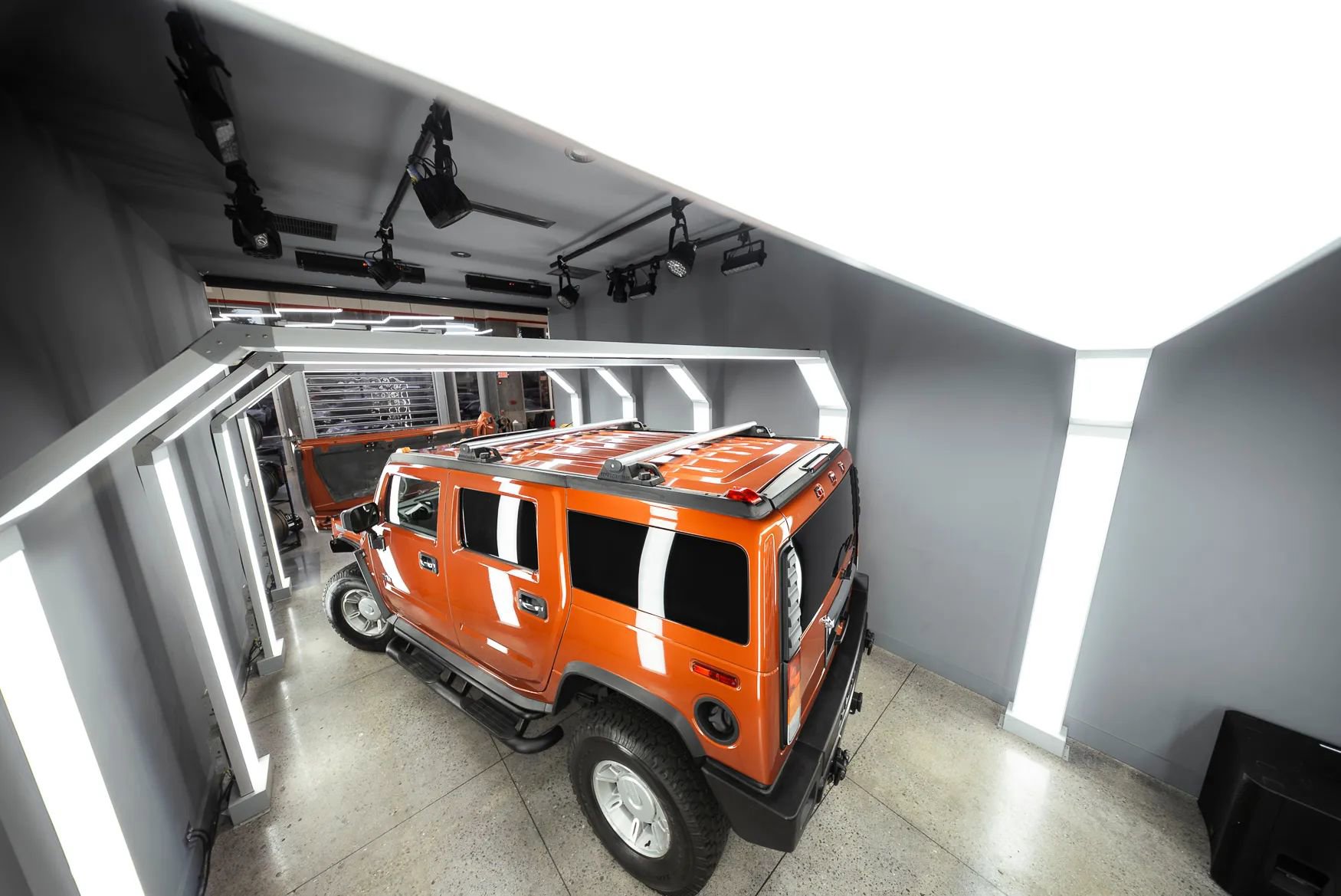 Used 2003 HUMMER H2 Luxury w/ Preferred Equipment Group AWD/4WD image 9