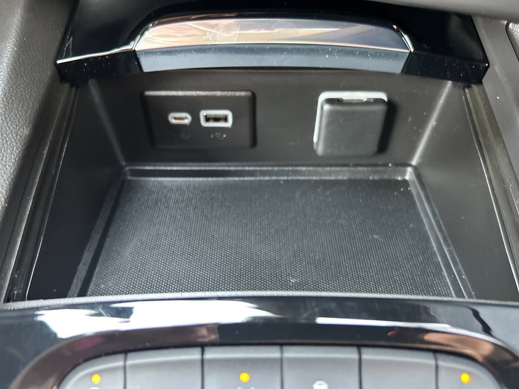 Used 2023 Buick Envision Essence FWD image 29