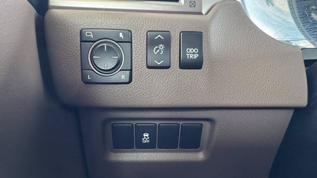Used 2013 Lexus GX 460 w/ Comfort Plus Pkg AWD/4WD image 13