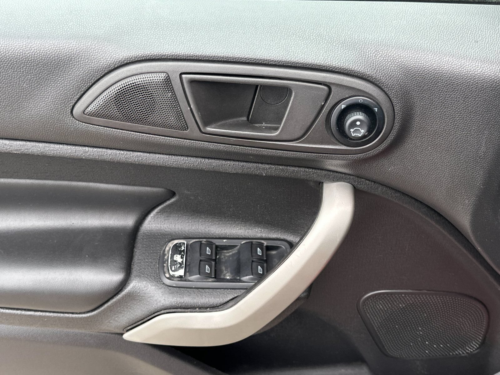 Used 2011 Ford Fiesta SES w/ 301A Rapid Spec Order Code FWD image 10