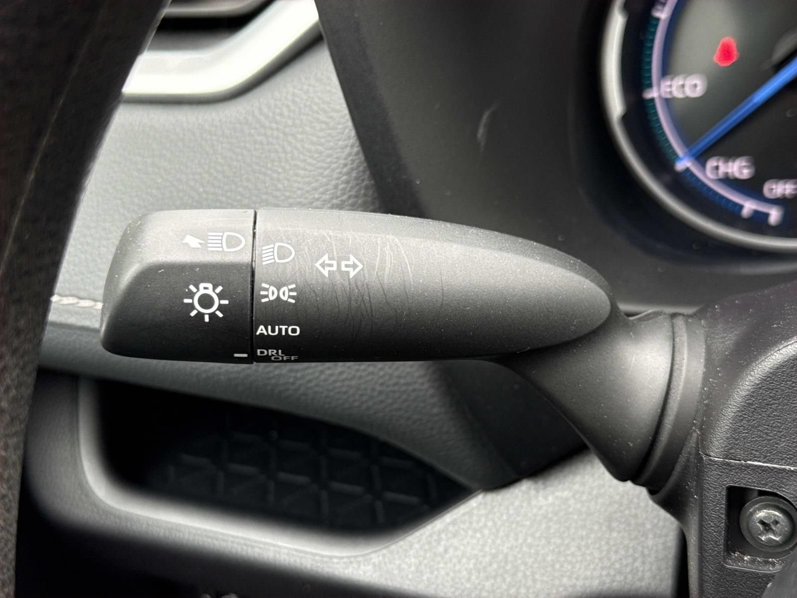 Used 2025 Toyota RAV4 XLE AWD/4WD image 16