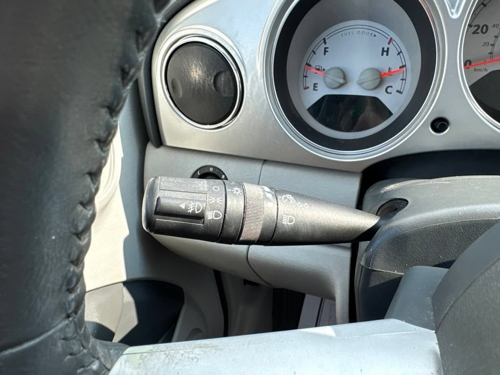 Used 2008 Chrysler PT Cruiser Limited FWD image 11