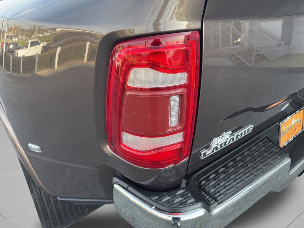 Used 2020 RAM 3500 Laramie image 33