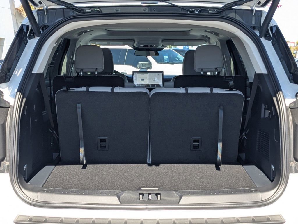 New 2026 Ford Explorer Active w/ Active Comfort Package image 13