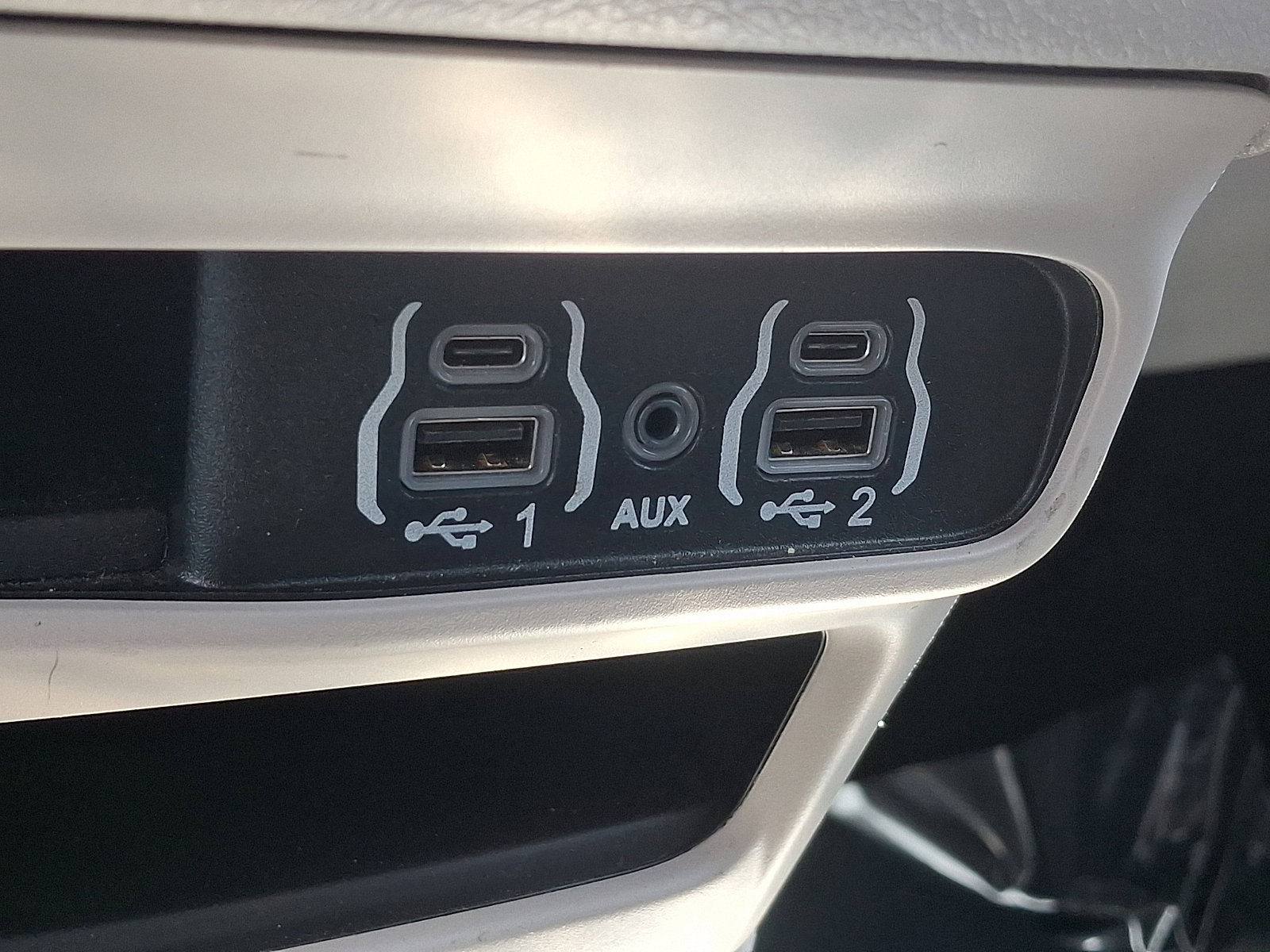 Used 2023 Chrysler Pacifica Touring-L FWD image 24