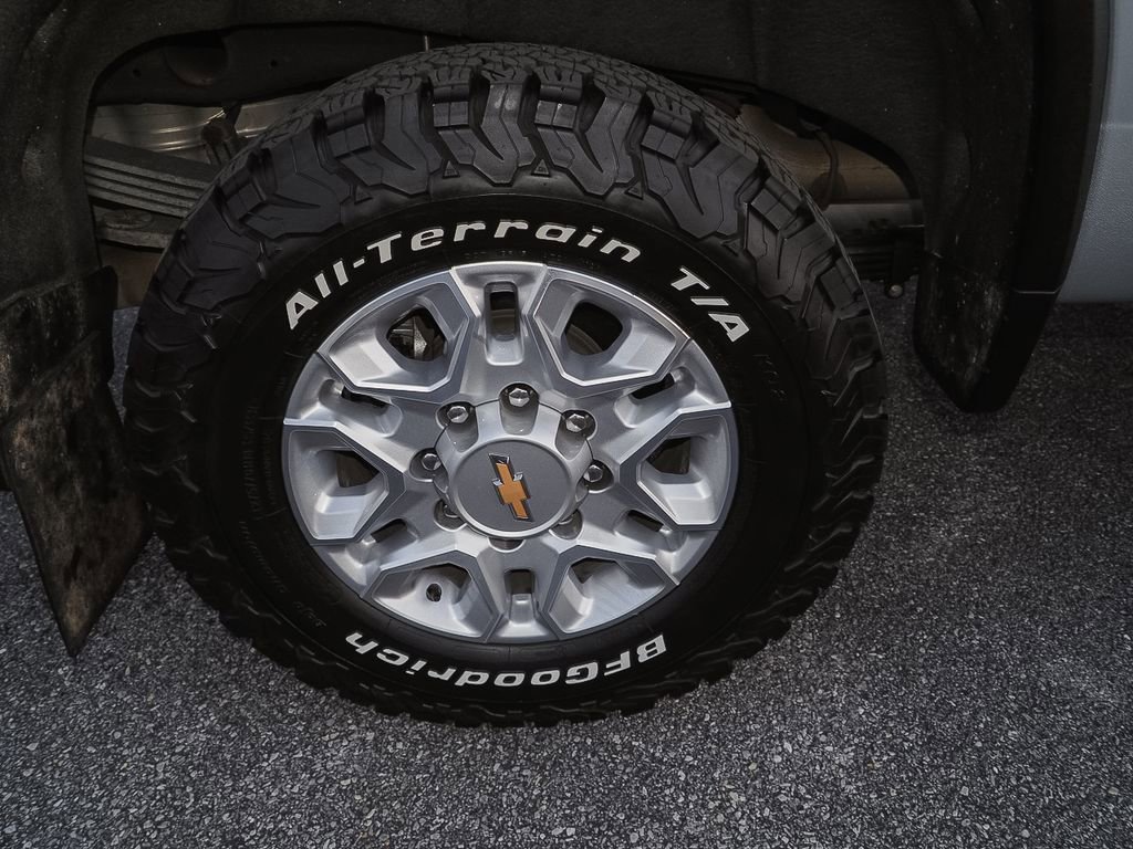 Used 2021 Chevrolet Silverado 2500 LTZ w/ LTZ Convenience Package image 41