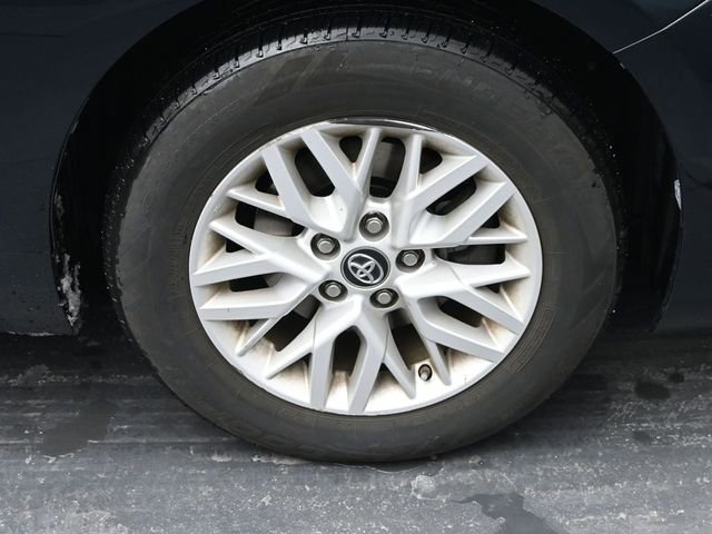 Used 2016 Toyota Camry LE image 40