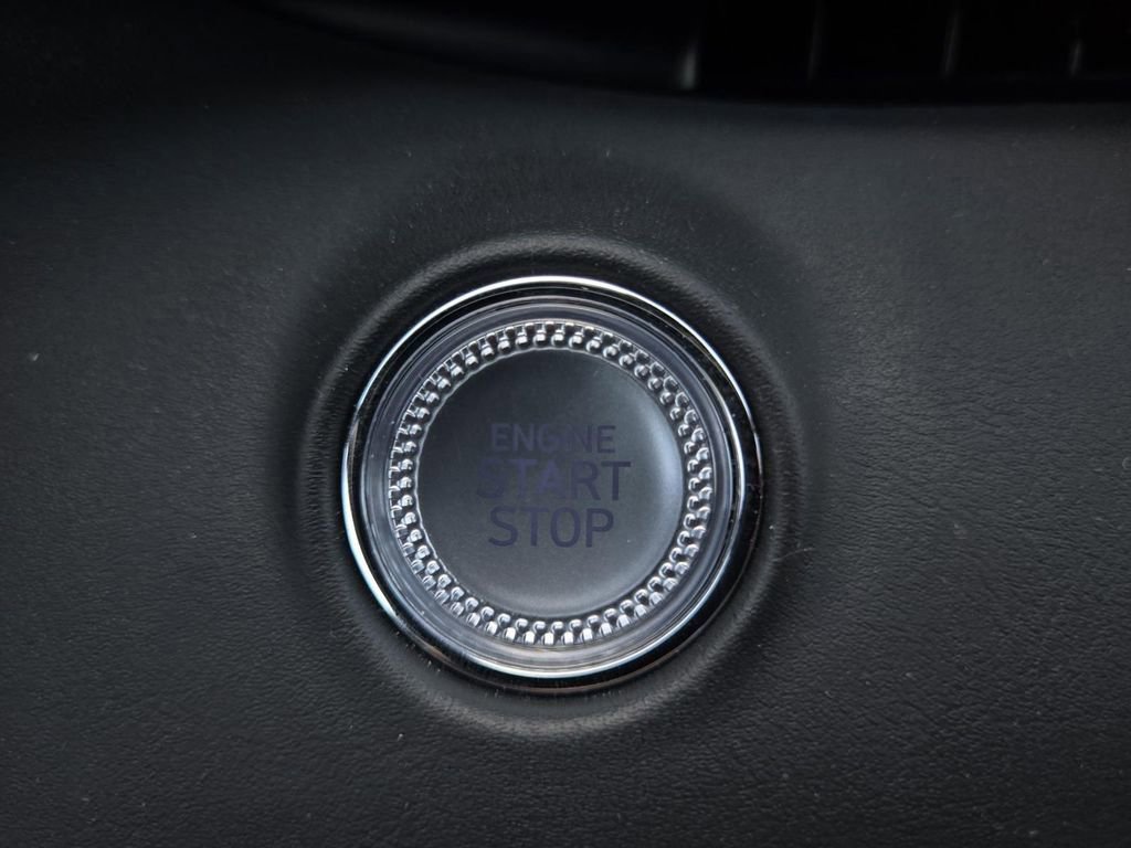 Used 2025 Genesis GV70 3.5T Sport image 31