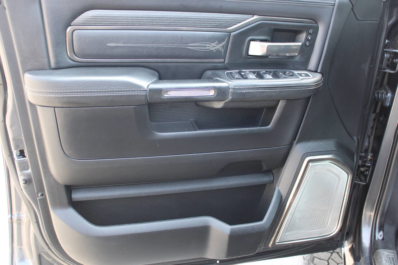 Used 2019 RAM 3500 Limited image 29