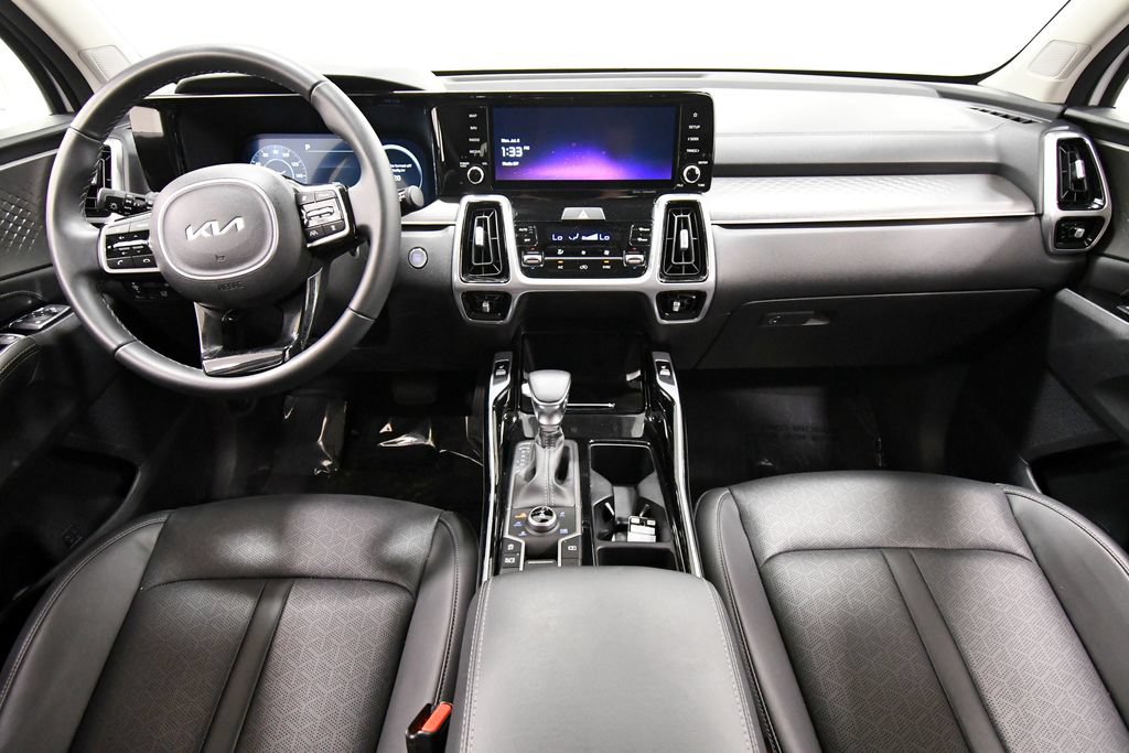 Certified 2023 Kia Sorento SX AWD/4WD image 3