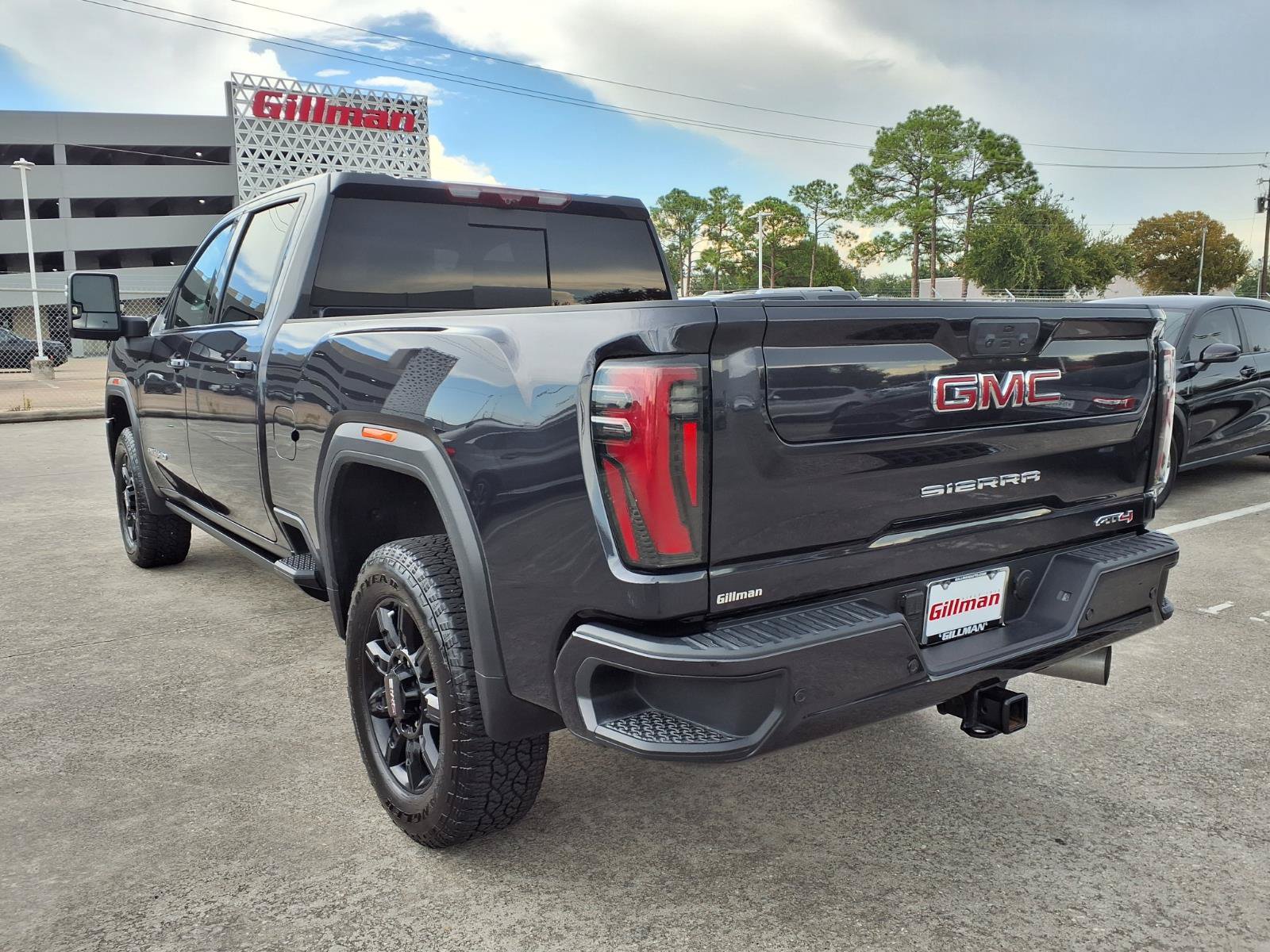 Used 2024 GMC Sierra 2500 AT4 w/ AT4 Premium Plus Package AWD/4WD image 3