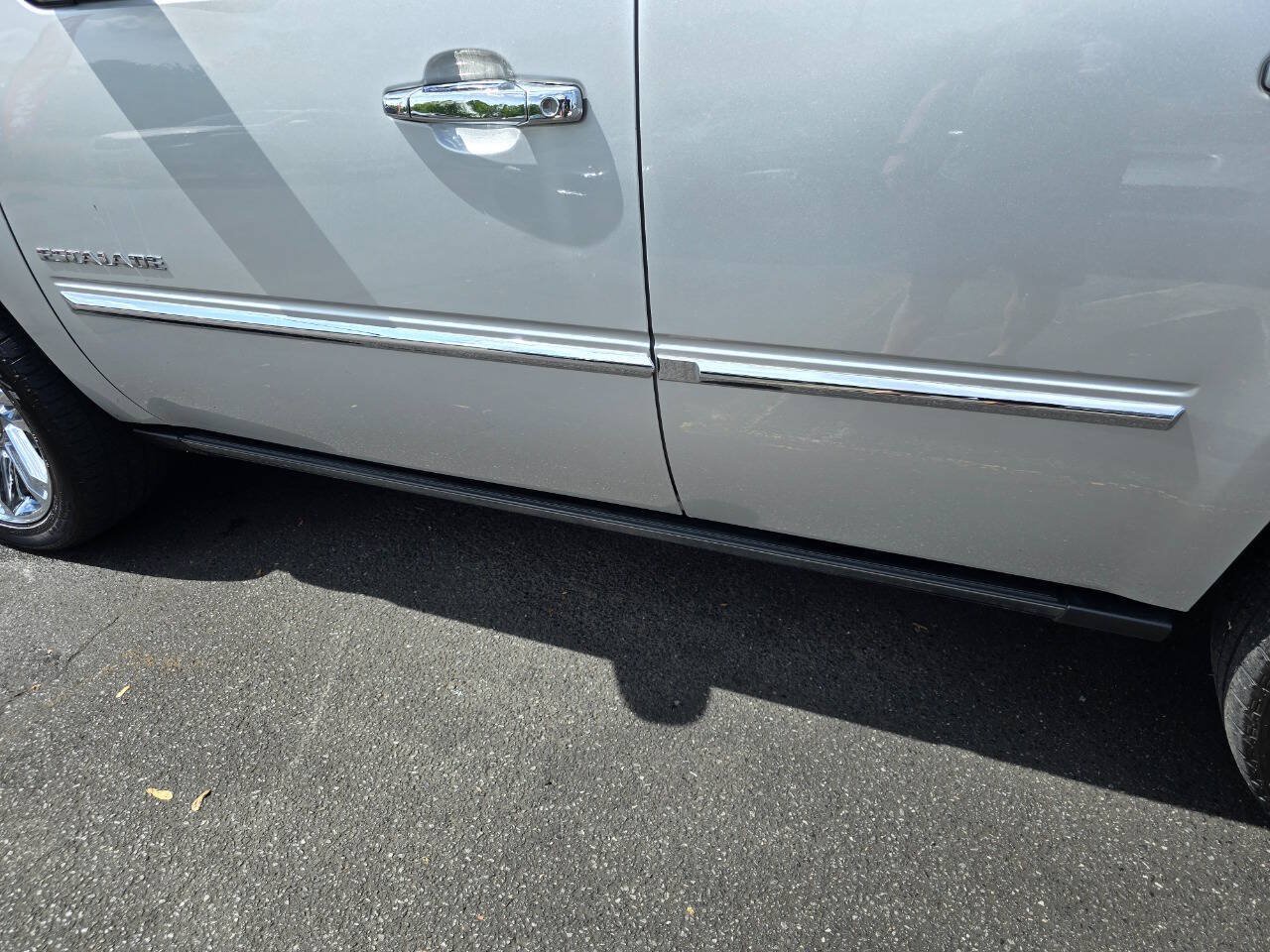 Used 2014 Cadillac Escalade Platinum AWD/4WD image 25