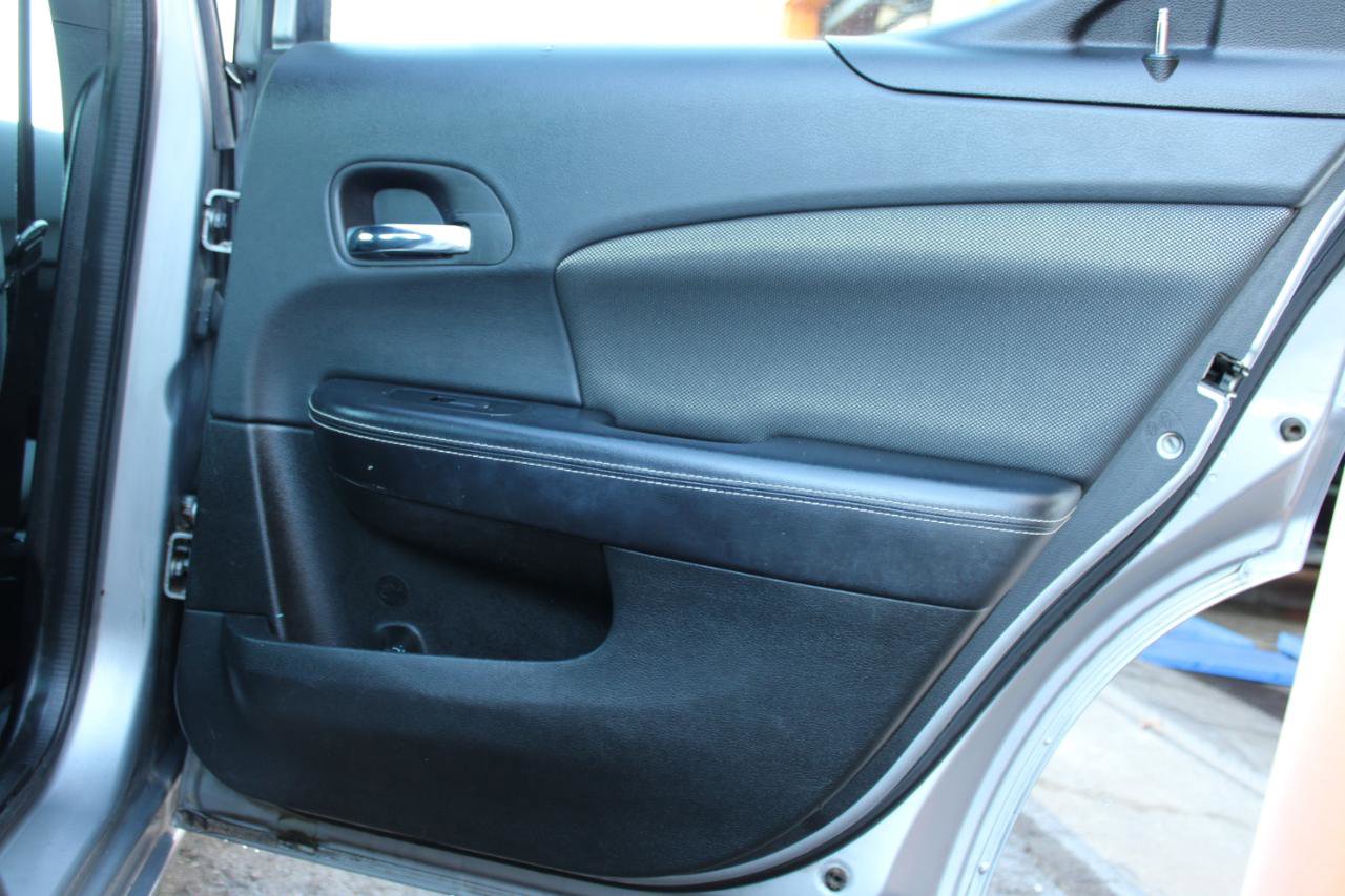 Used 2014 Dodge Avenger SE image 39