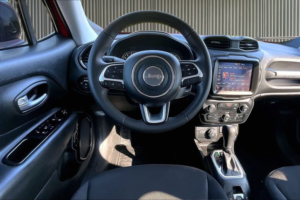 Used 2023 Jeep Renegade Altitude AWD/4WD image 7