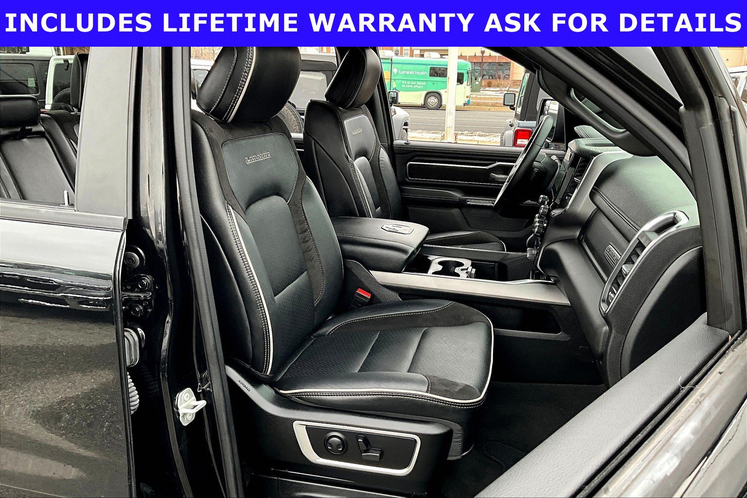 Used 2024 RAM 1500 Laramie AWD/4WD image 7