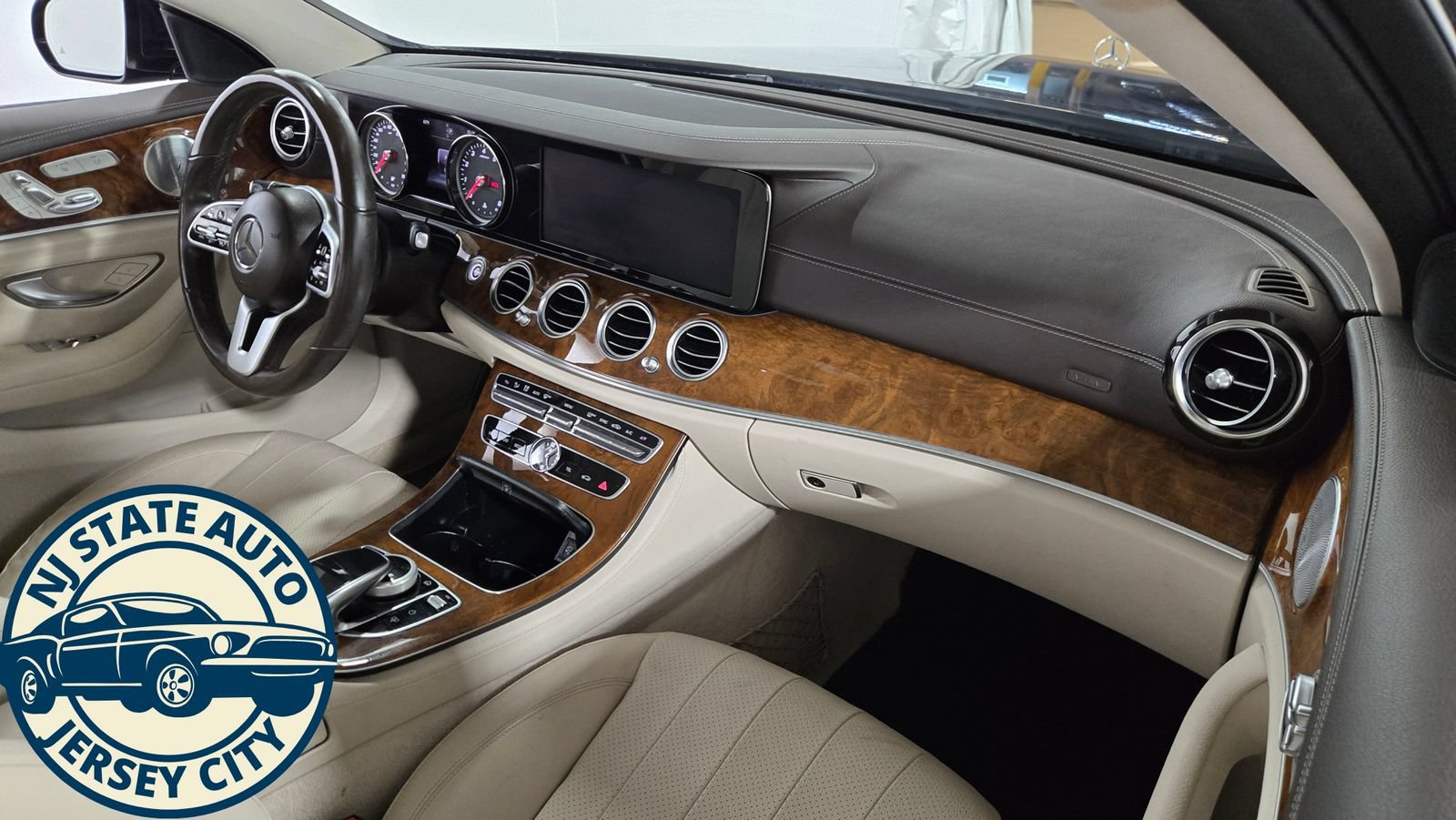 Used 2019 Mercedes-Benz E 450 4MATIC Sedan w/ Premium Package image 33