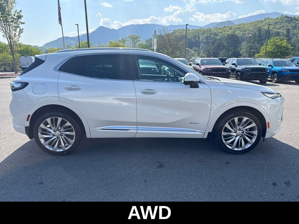Used 2025 Buick Envision Avenir AWD/4WD image 3