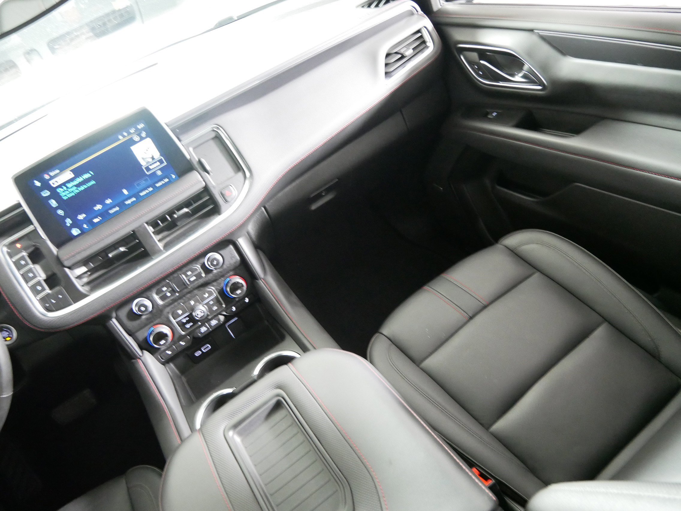 Used 2024 Chevrolet Suburban RST image 11