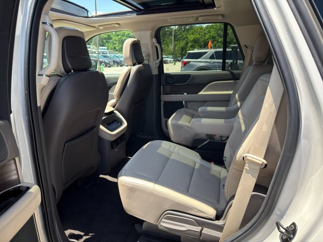 Used 2024 Lincoln Navigator Premiere AWD/4WD image 22
