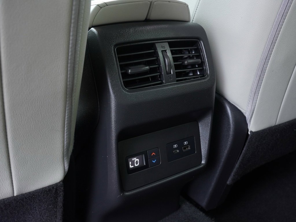 Used 2023 Nissan Rogue SL w/ SL Premium Package image 23