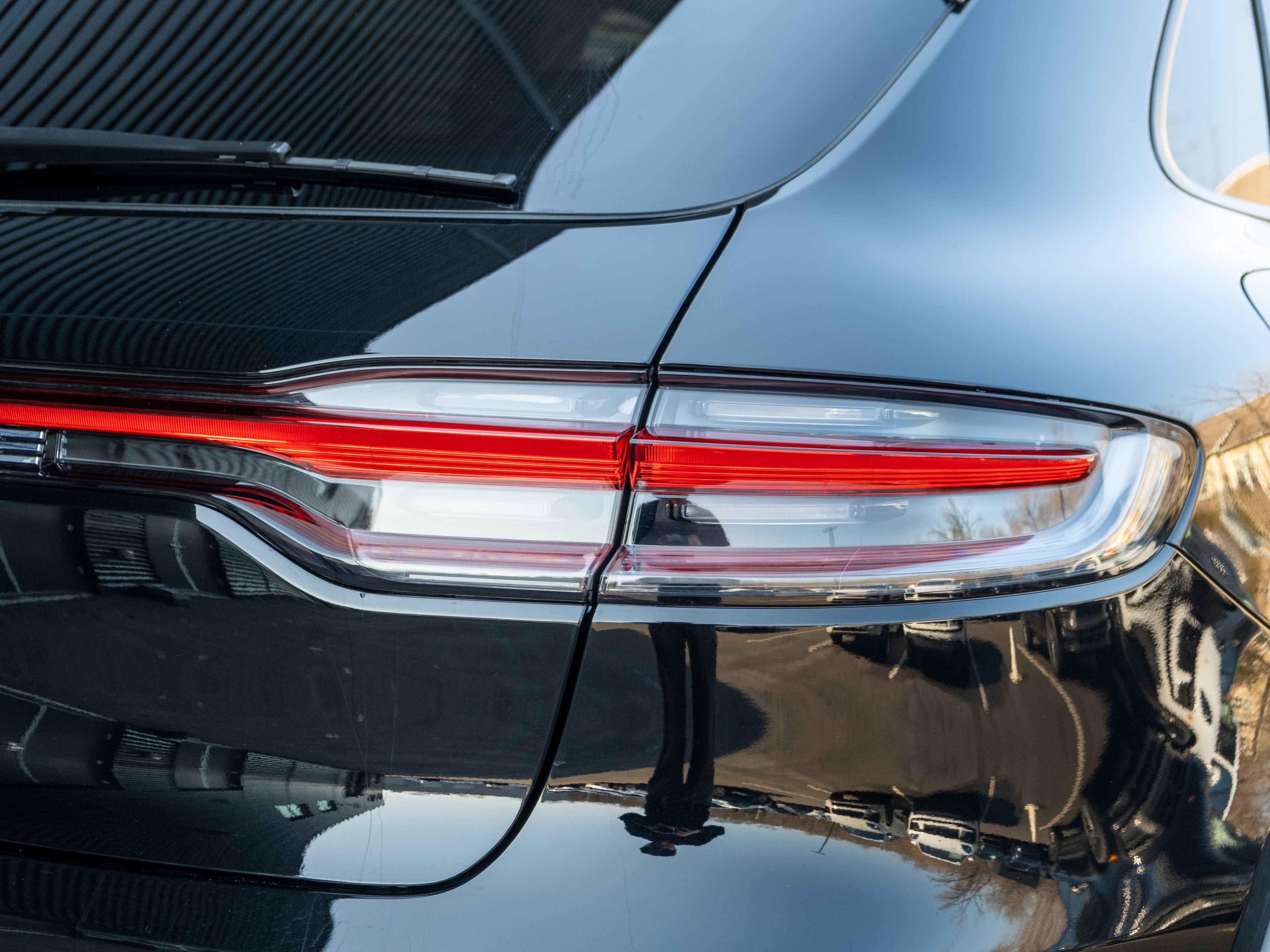 Certified 2026 Porsche Macan Turbo AWD/4WD image 16